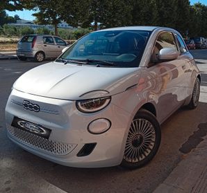 Fiat 500e Berlina 42 kWh *PARI AL NUOVO*