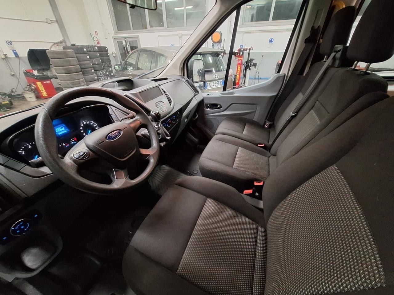 Ford Transit 310 2.0TDCi EcoBlue 130CV - 9 posti