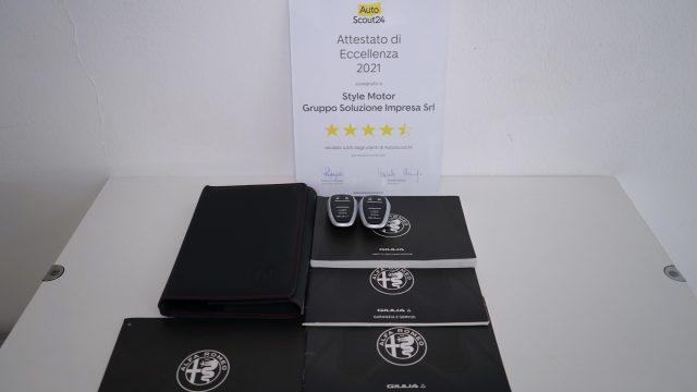 ALFA ROMEO Giulia 2.9 T V6 Quadrifoglio MANUALE TIRATURA LIMITATA