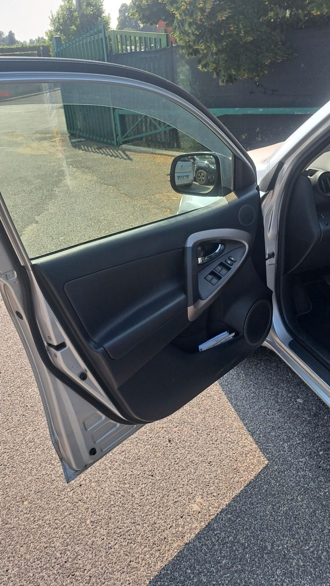 Toyota RAV 4 RAV4 2.2 D-4D 177 CV Luxury