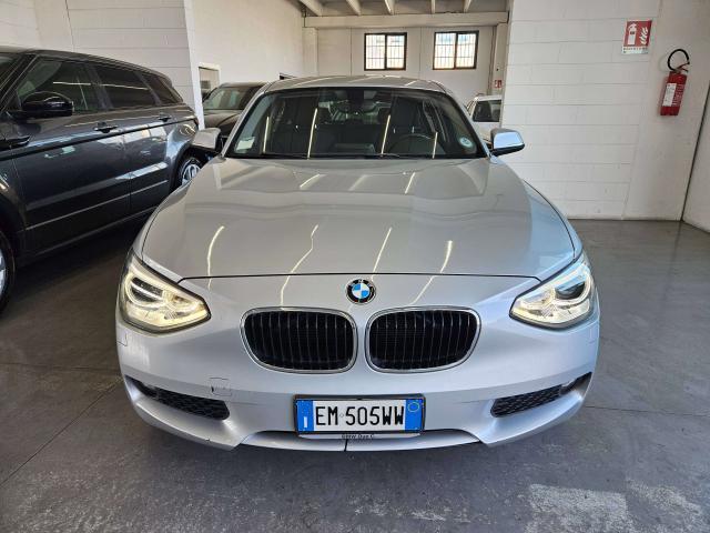 BMW 118 Serie 1 F/20-21 2011 118d 5p Sport
