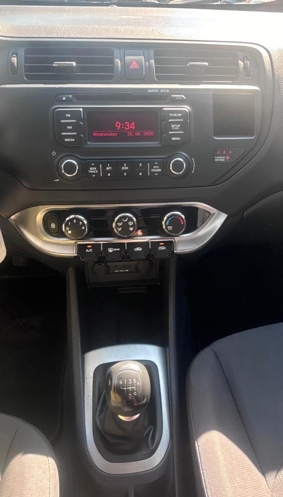 Kia Rio 1.1 CRDi WGT 5p. EX