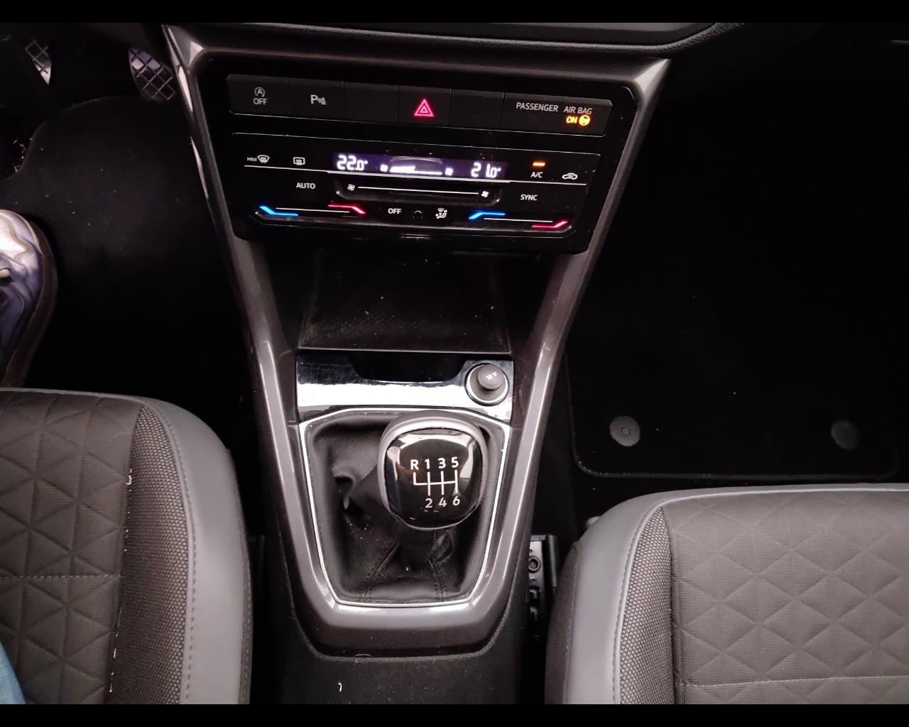 VOLKSWAGEN T-Cross 2019 - T-Cross 1.0 tsi Advanced 110cv