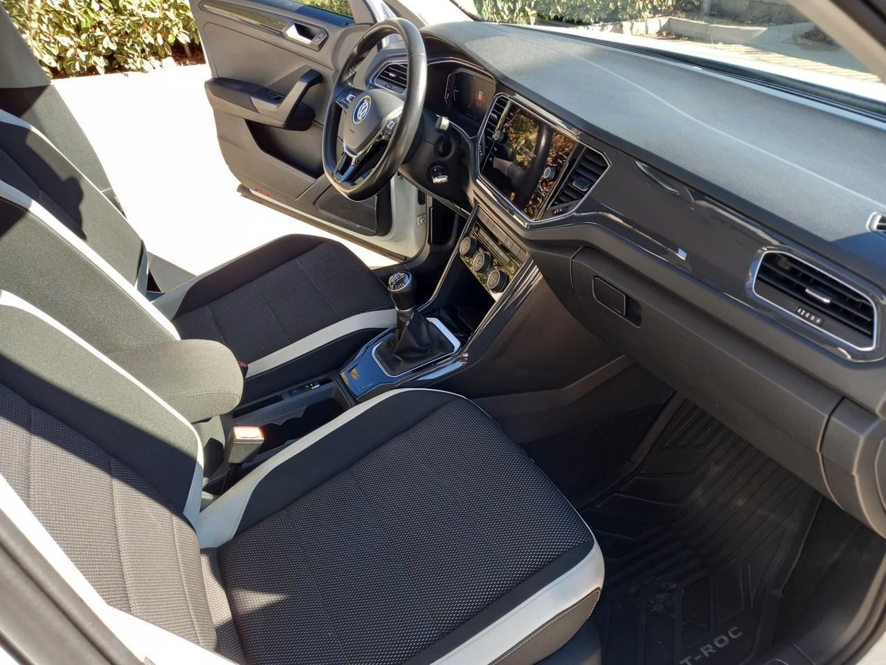 Volkswagen T-Roc 1.6 TDI SCR Business BlueMotion Technology