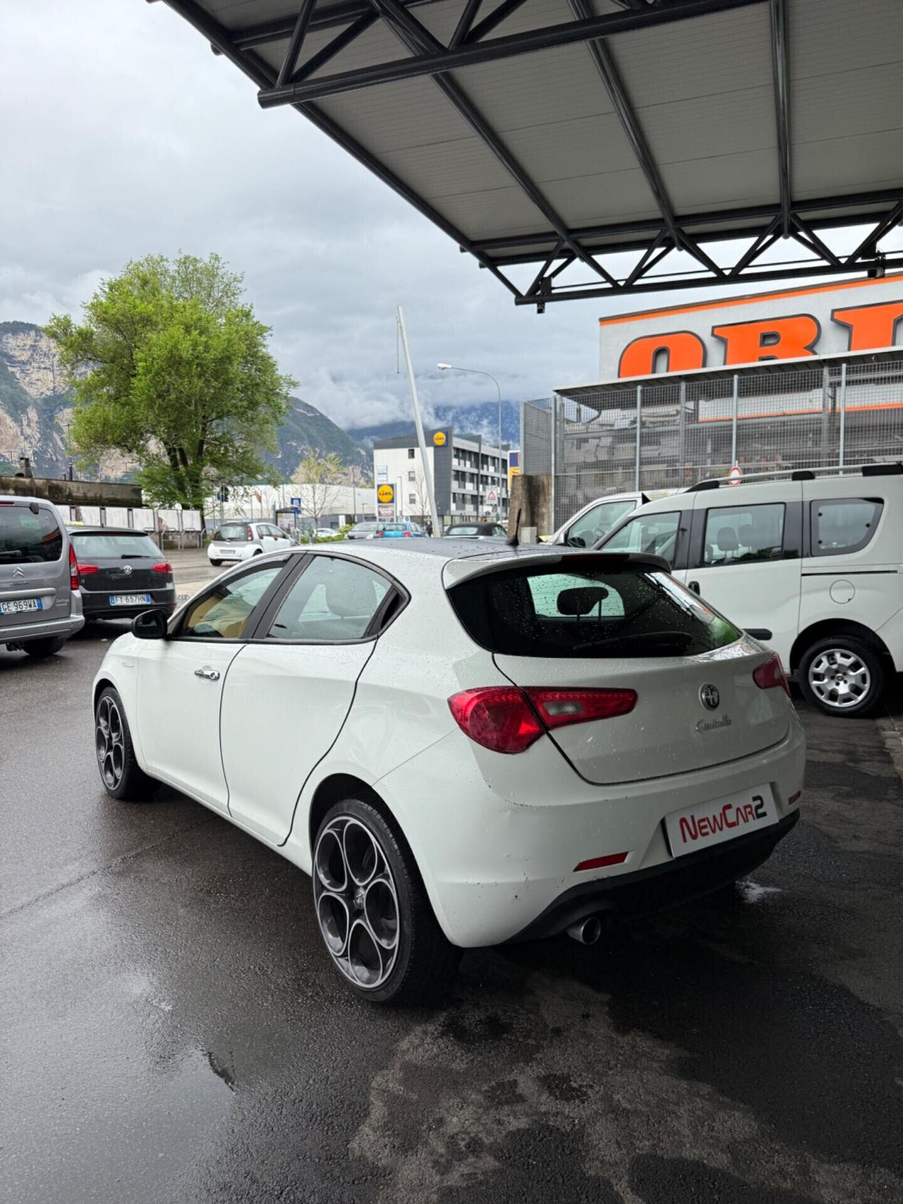 ALFA ROMEO GIULIETTA 1.6 JTDm-2 EXCLUSIVE neopatentati