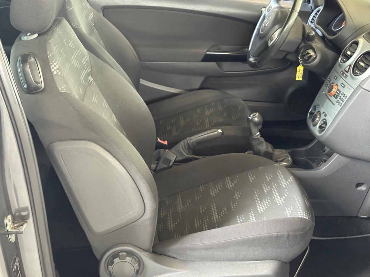 Opel Corsa 1.2 5 porte Club