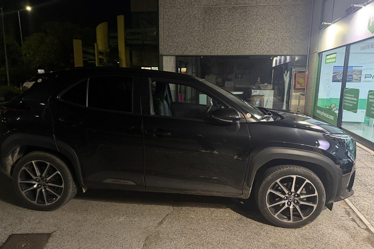 TOYOTA Yaris Cross 1.5 Hybrid E-CVT GR SPORT Black Sky
