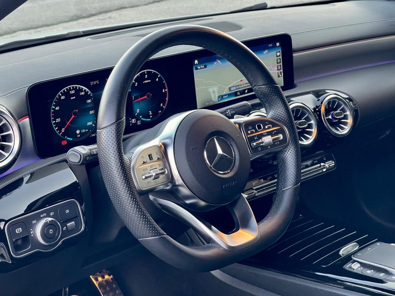 Mercedes-benz A 180 d AMG Premium - FULL