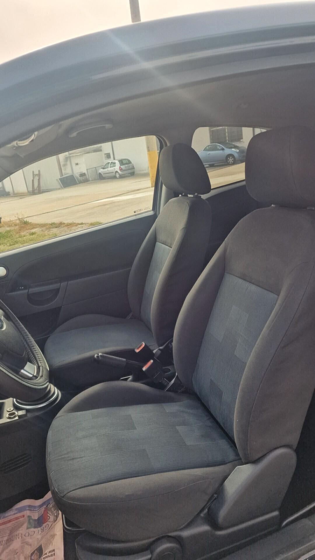 Ford Fiesta 1.2 16V 3p. Ghia "GPL"