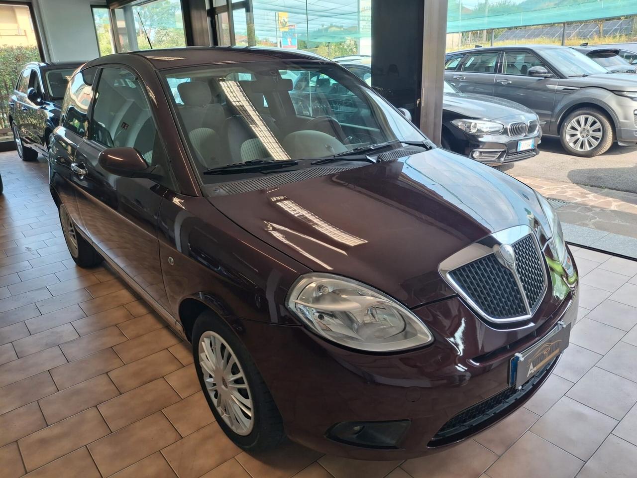 Lancia Ypsilon 1.2 8v *NEOPATENTATI
