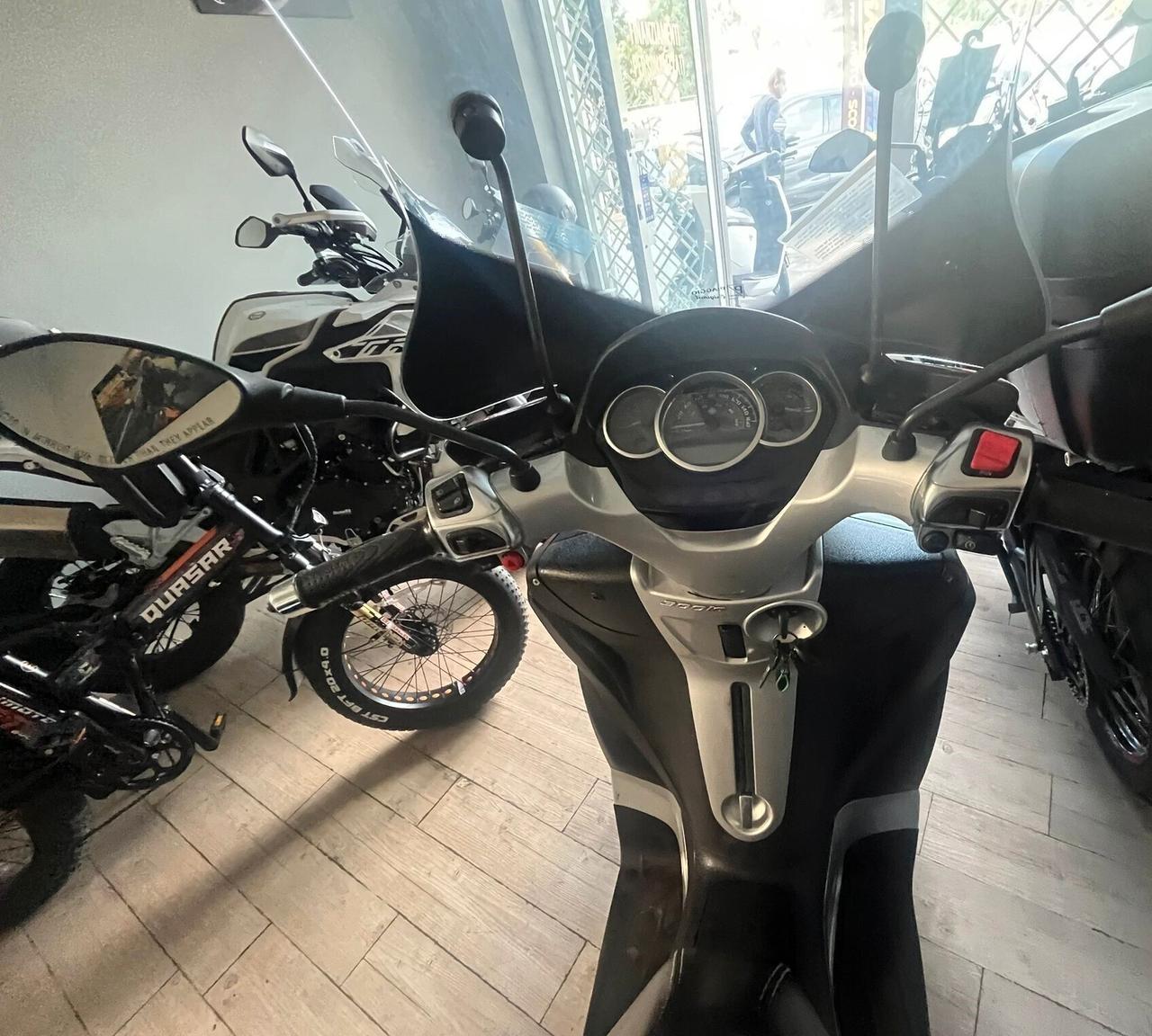 PIAGGIO MP3 300