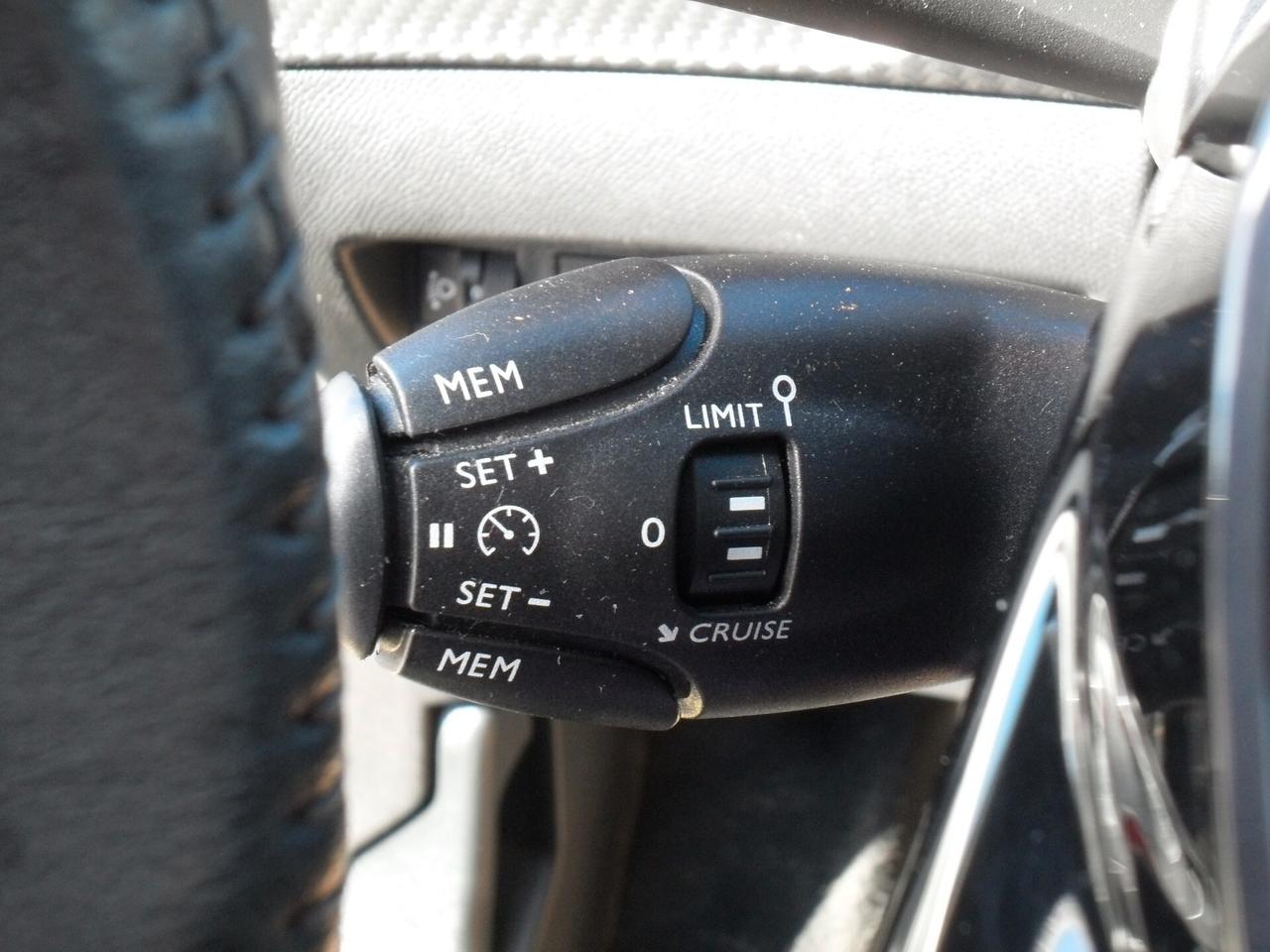 PEUGEOT 2008 1.2 benzina Puretech Active Pack