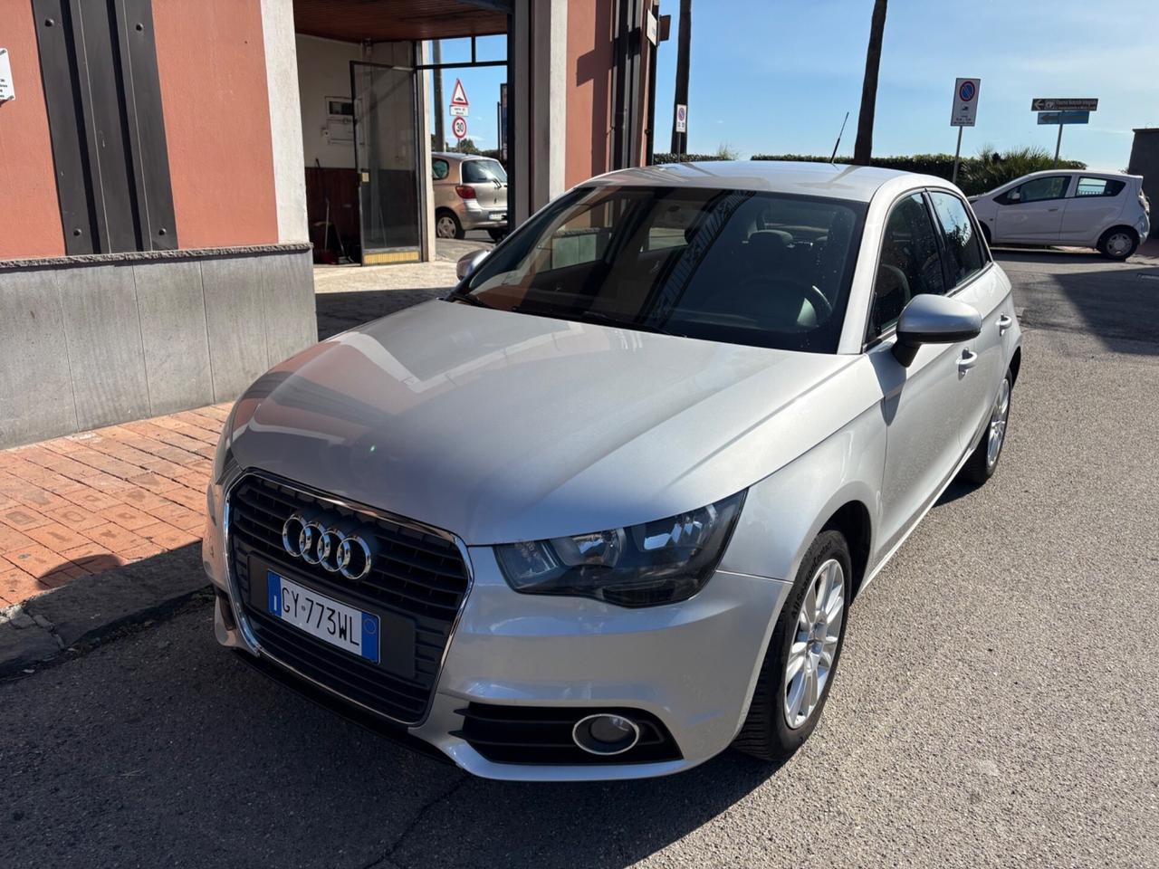 Audi A1 1.6 TDI 105 CV Attraction Sportback