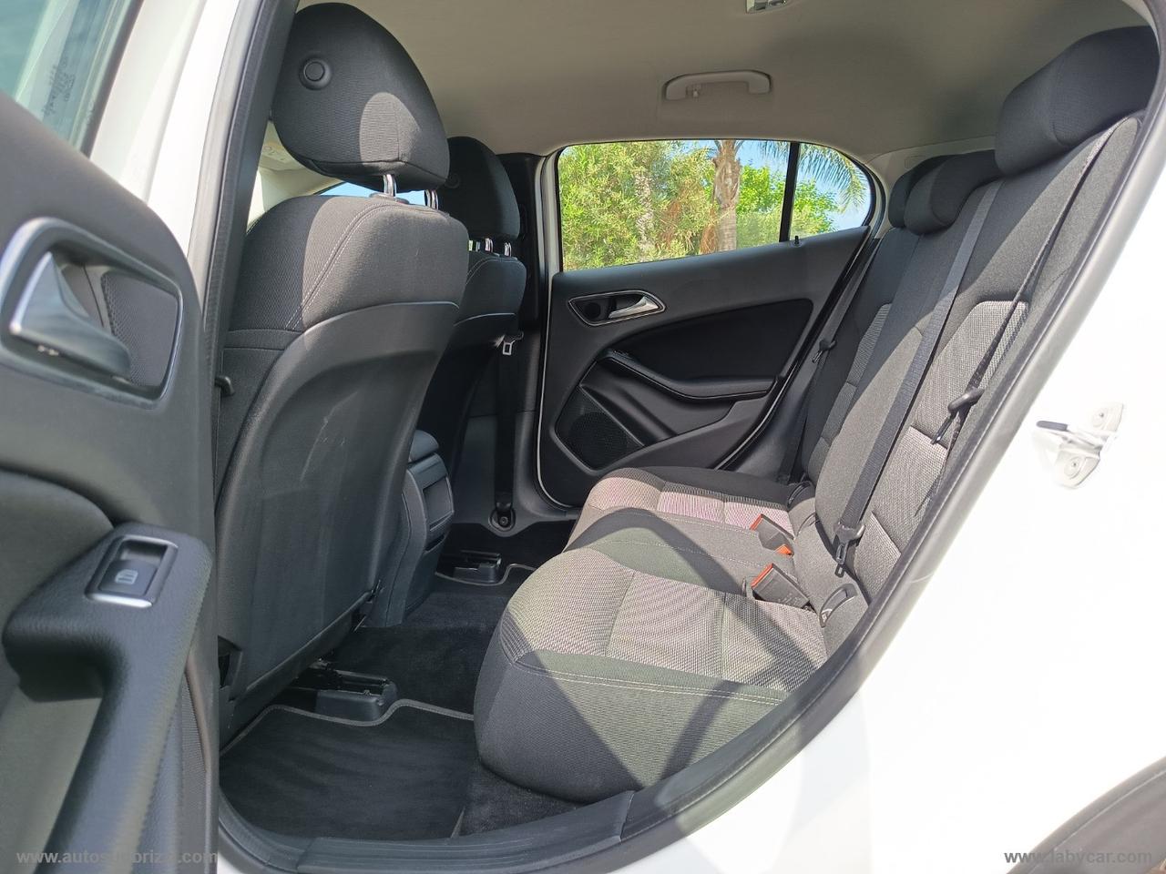 MERCEDES-BENZ GLA 200 d Automatic Business