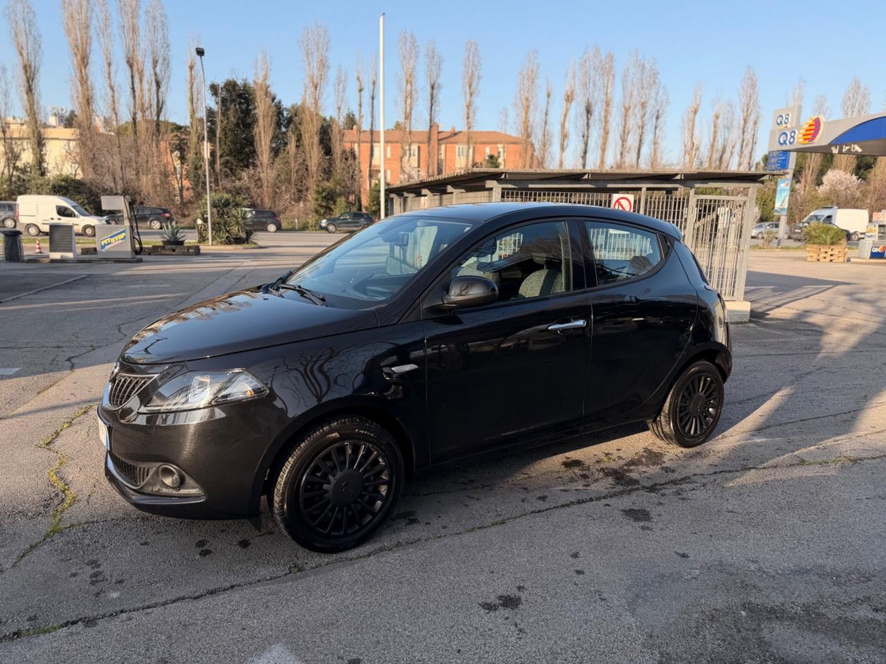 Lancia Ypsilon 1.0 FireFly 5 porte S&S Hybrid Alberta Ferretti