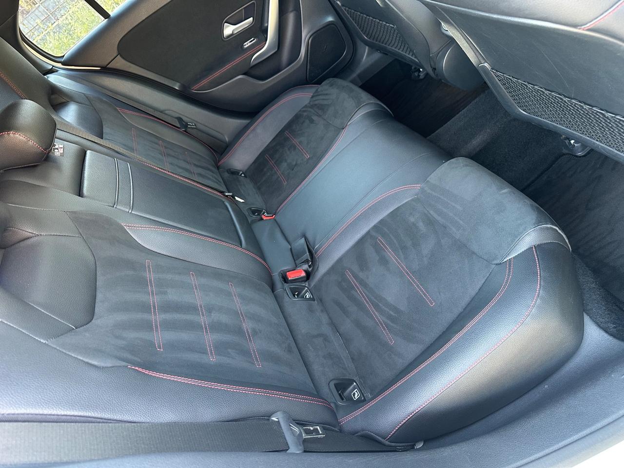 Mercedes-benz A 180 d Amg premium da vetrina