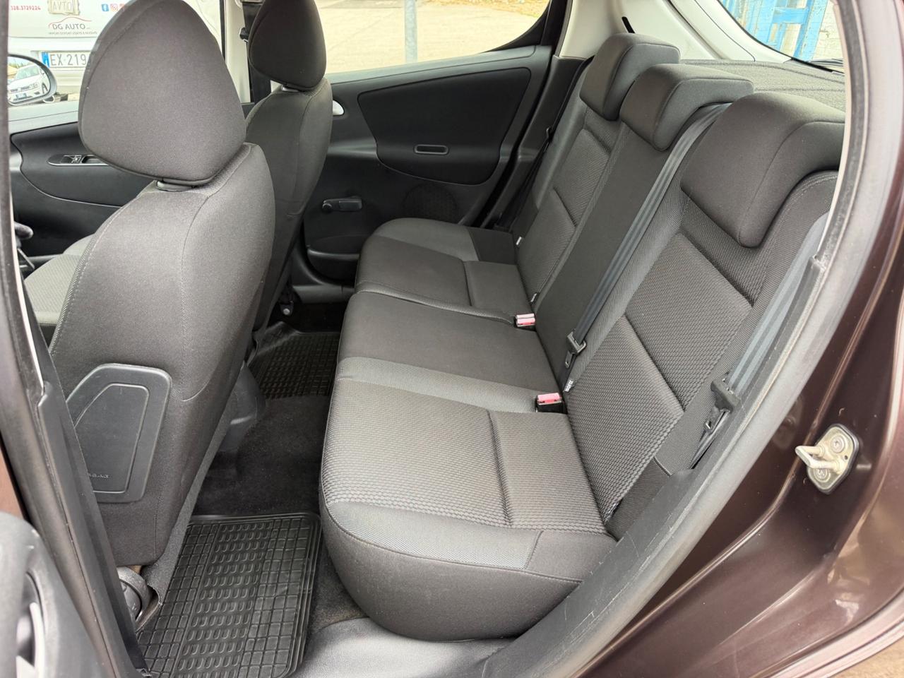 Peugeot 207 1.6 diesel 90 cv 2011 102.000 km