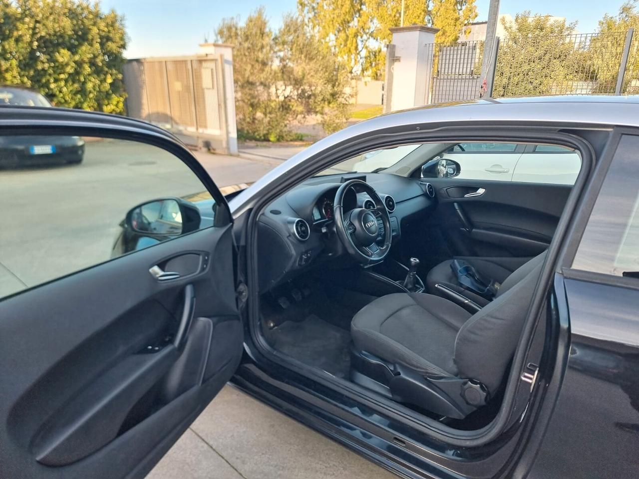 Audi A1 1.6 TDI Attraction OK NEOPATENTATO