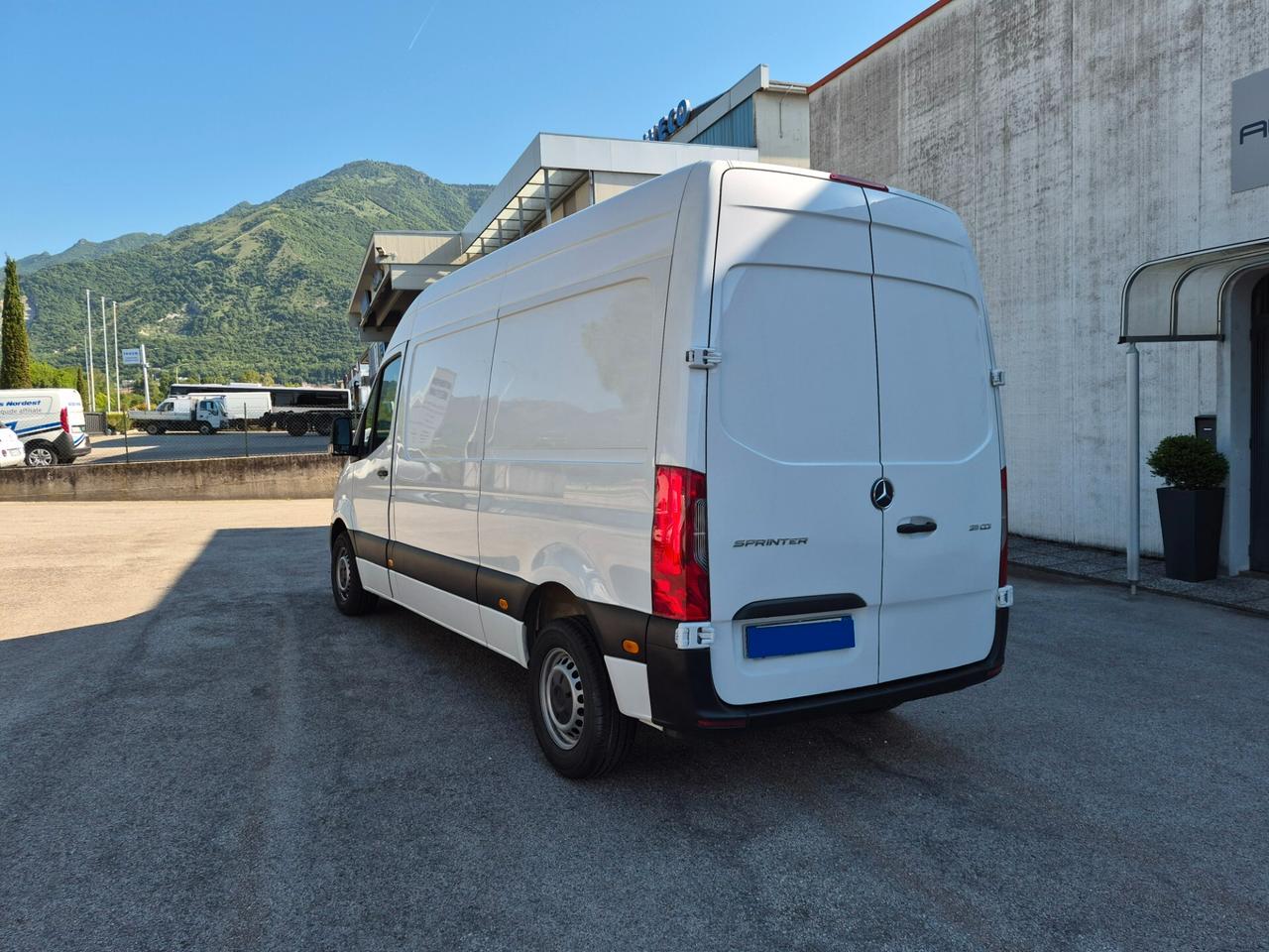Mercedes Benz F39/35 311 CDI FWD TA Furgone