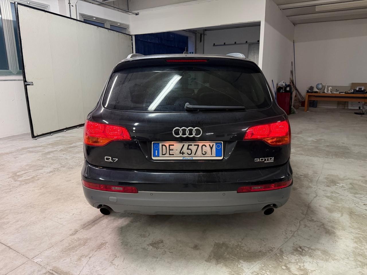 Audi Q7 3.0 V6 TDI 233CV quattro tiptronic