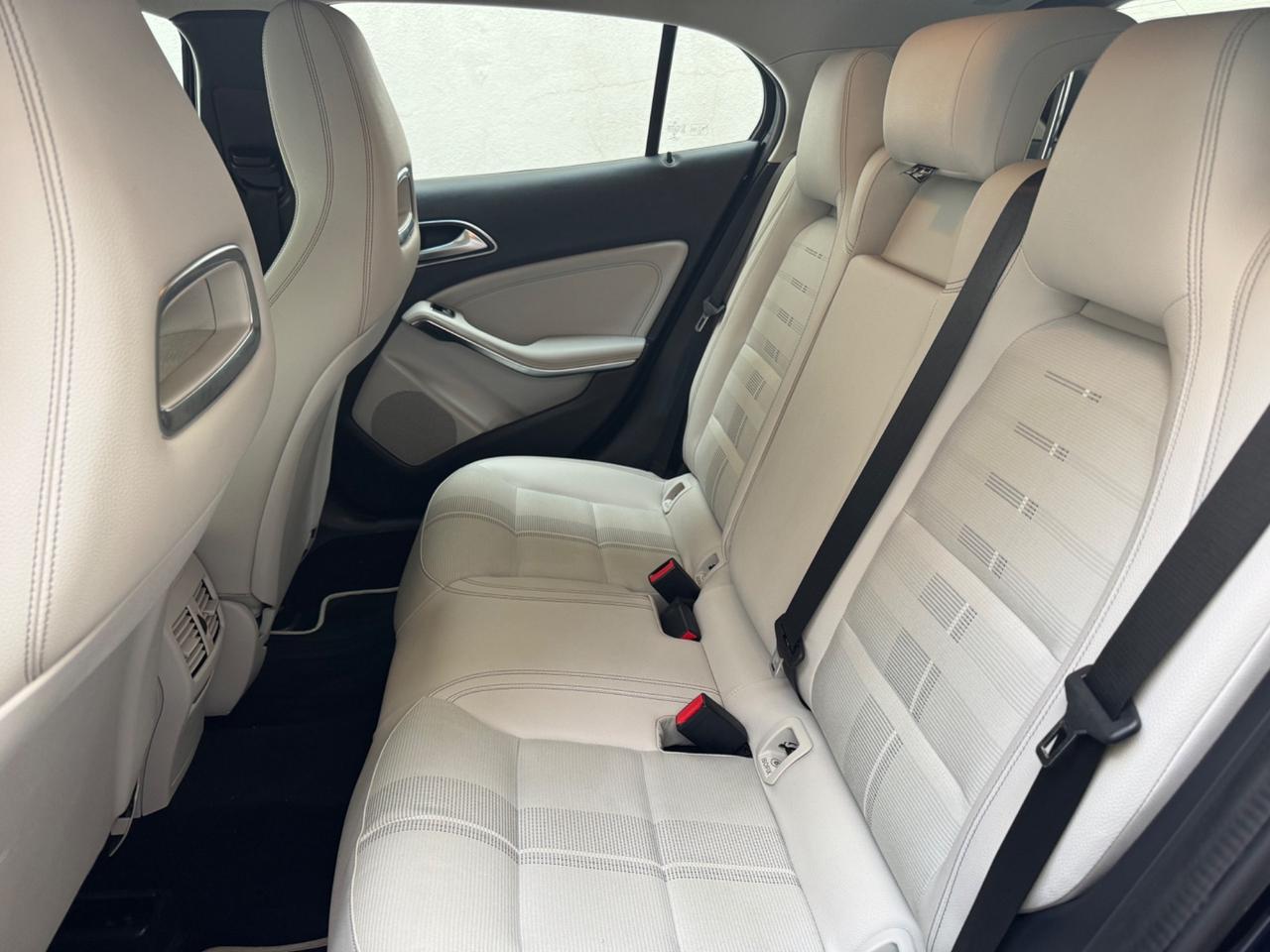 Mercedes-benz GLA 180 d Automatic Premium