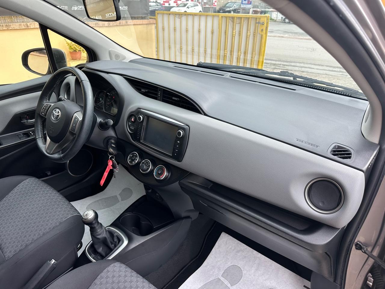 Toyota Yaris 1.0 5 porte Active 2015