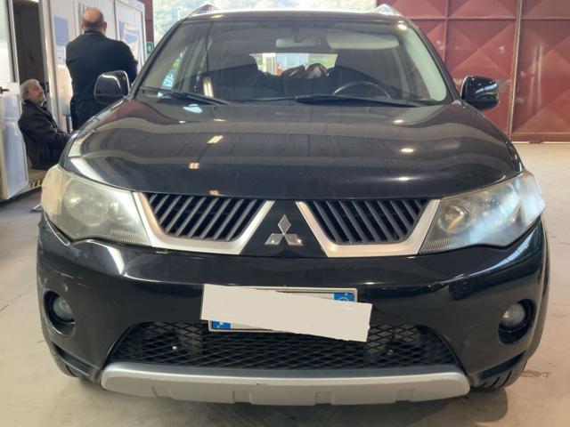 MITSUBISHI Outlander 2.0 DI-D Instyle 7 p.ti DPF