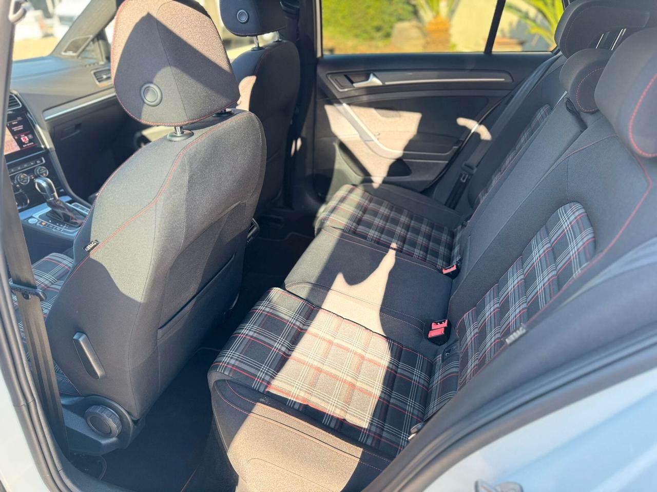 Volkswagen Golf GTI Performance 2.0 245 CV TSI DSG 5p. BMT