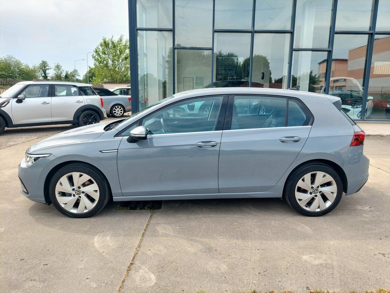 VOLKSWAGEN Golf 1.5 TGI DSG Style - 2020
