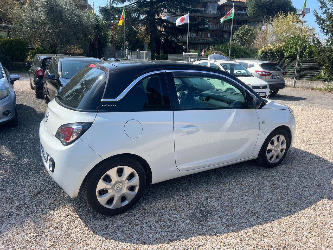 Opel Adam 1.2 70 CV Slam