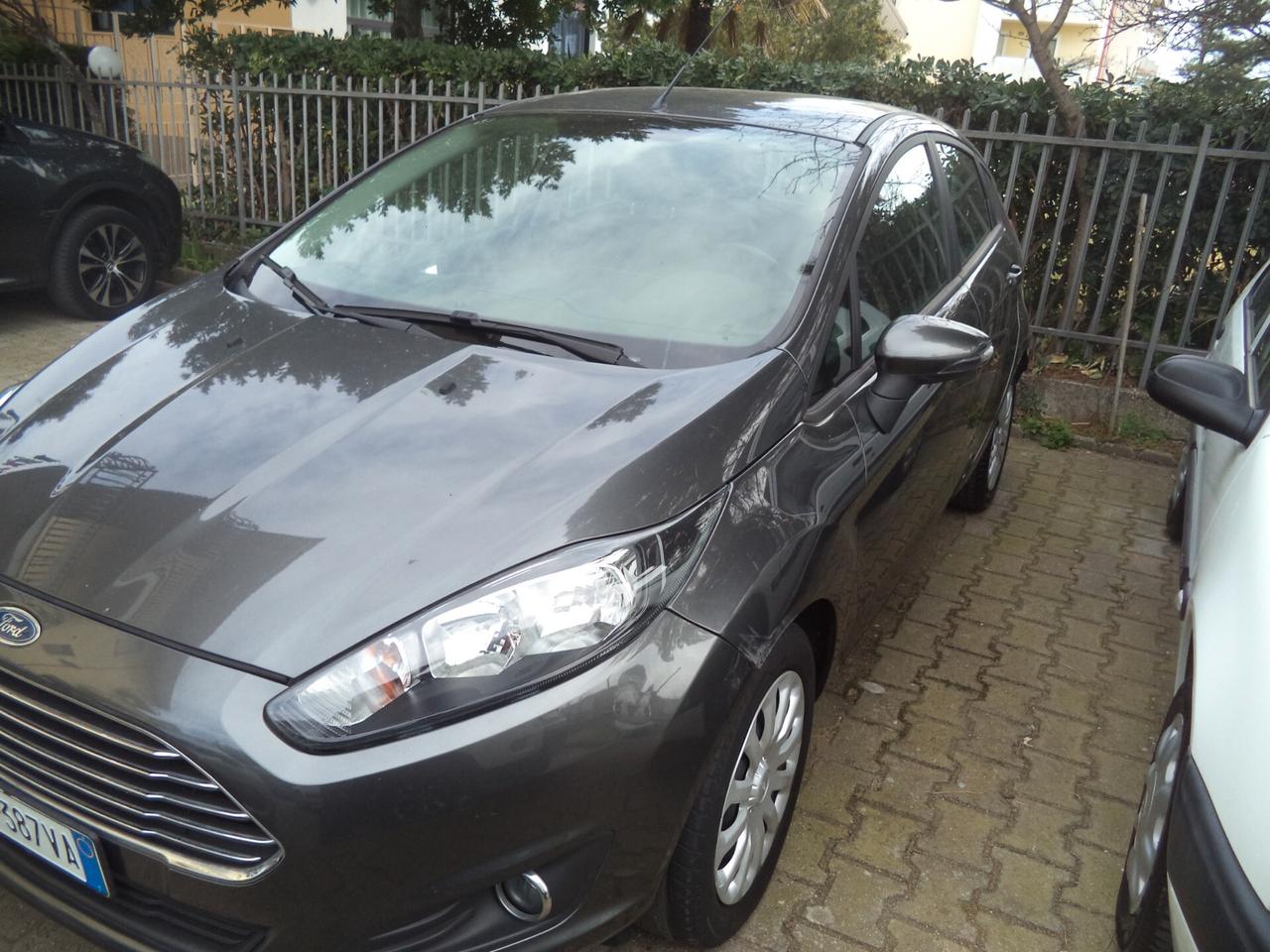 Ford Fiesta 1.5 TDCi 75CV 5 porte Black & White Edition