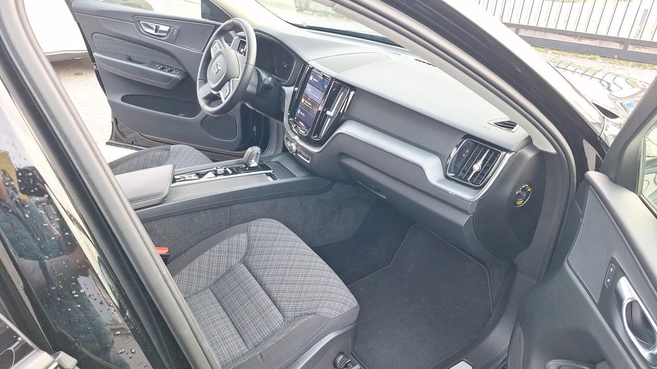Volvo XC 60 XC60 B4 (d) AWD automatico Essential