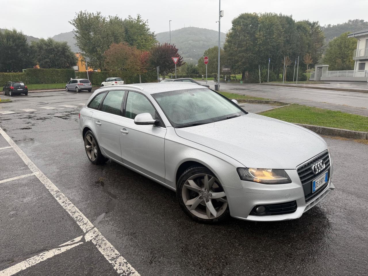 Audi A4 S-line 2.0TDI PELLE ROSSA