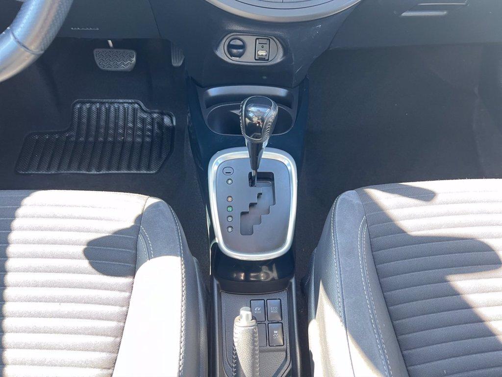 TOYOTA Yaris 5p 1.5h Trend Platinum Edition del 2017