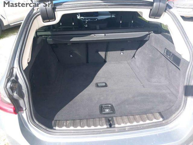 BMW 318 Serie 3 G21 2022 Touring 318d Touring mhev 48V aut