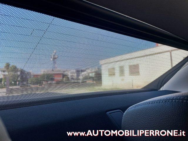MERCEDES-BENZ E 220 d Sport (Virtual/Navi/Retro/LED)