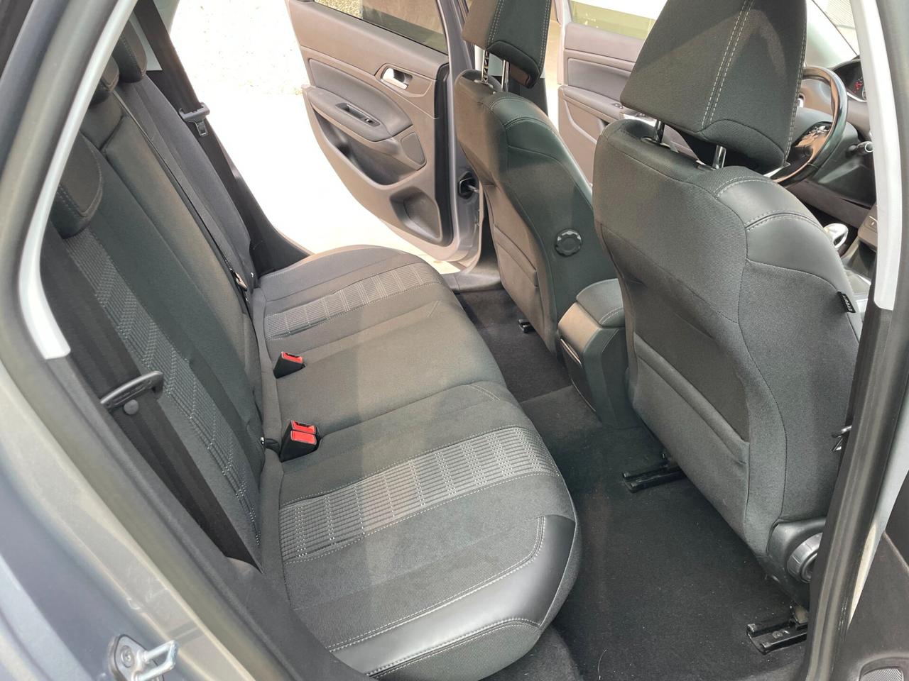 Peugeot 308 1.5 BlueHDi 130 S&S SW Allure