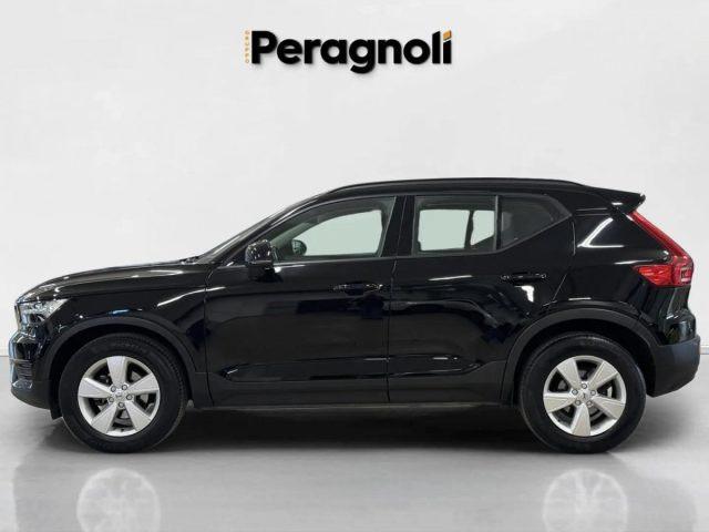 VOLVO XC40 T2 MOMENTUM CORE AUTOMATICA