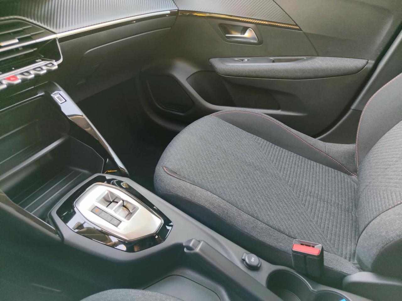 Peugeot 208 Hybrid 110 e-DCS6 Style