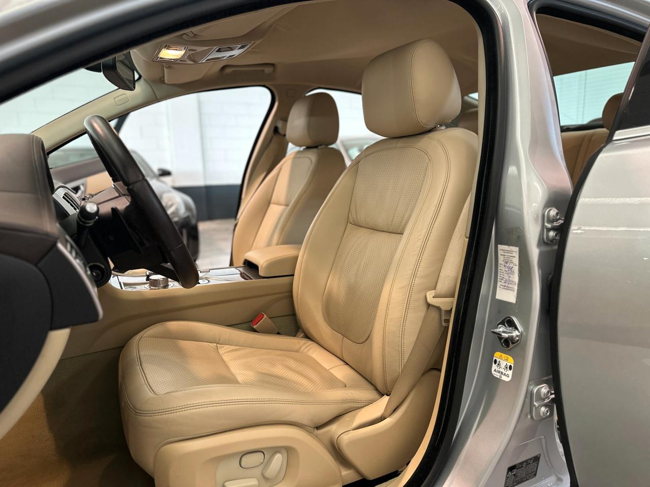 Jaguar XF 4.2 V8 Premium Luxury
