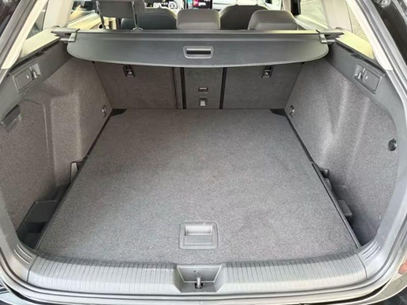 Volkswagen Golf Variant 1.5 eTSI ACT Life DSG PDC LED CARPLAY