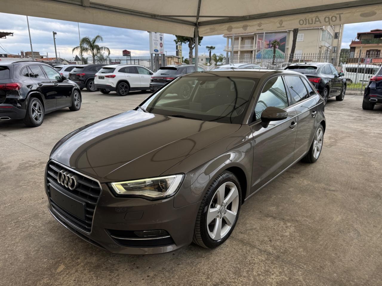 AUDI A3 2.0 TDI S TRONIC DESIGN