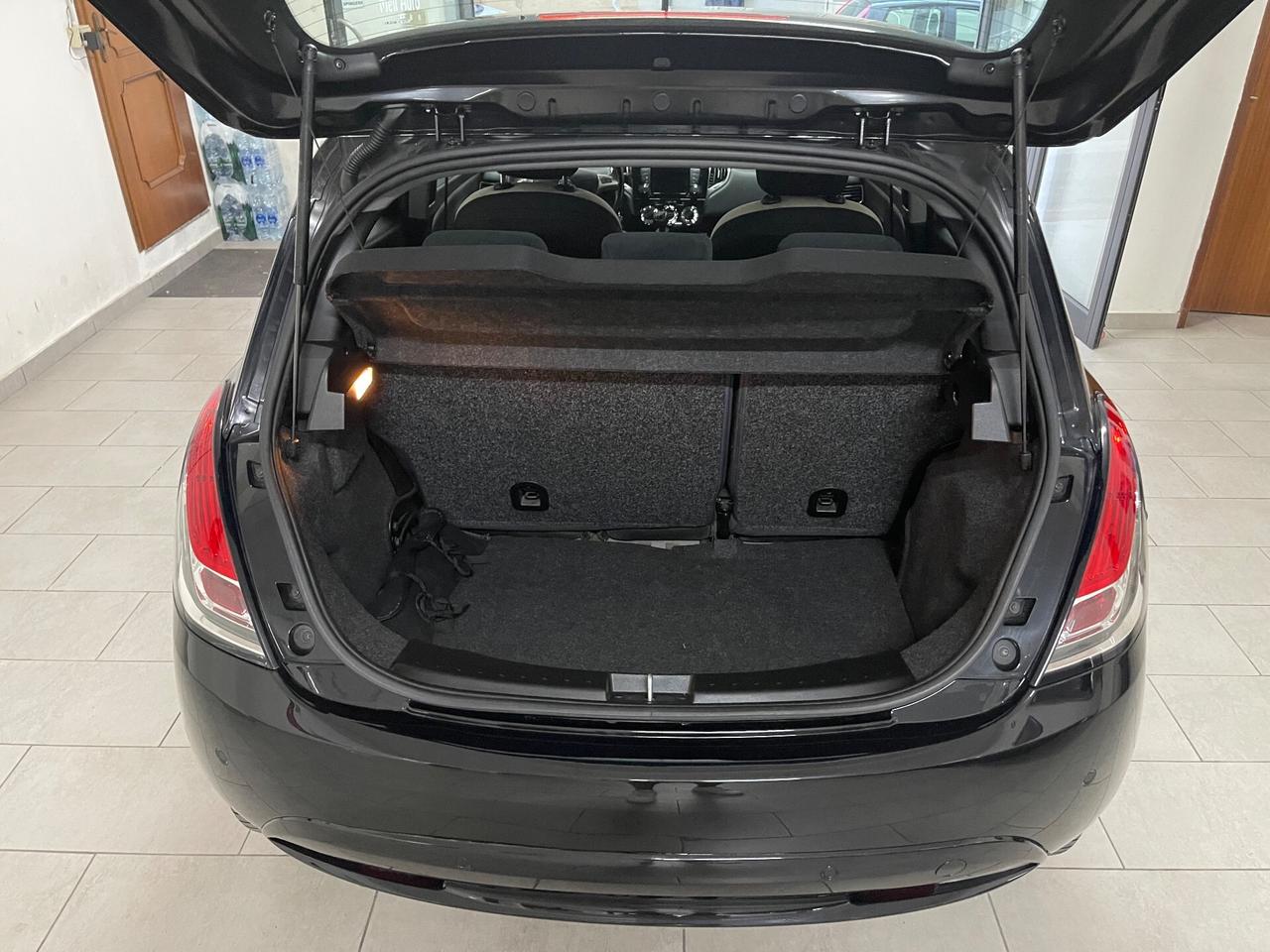 Lancia Ypsilon 1.2 Benzina 69 CV Platinum