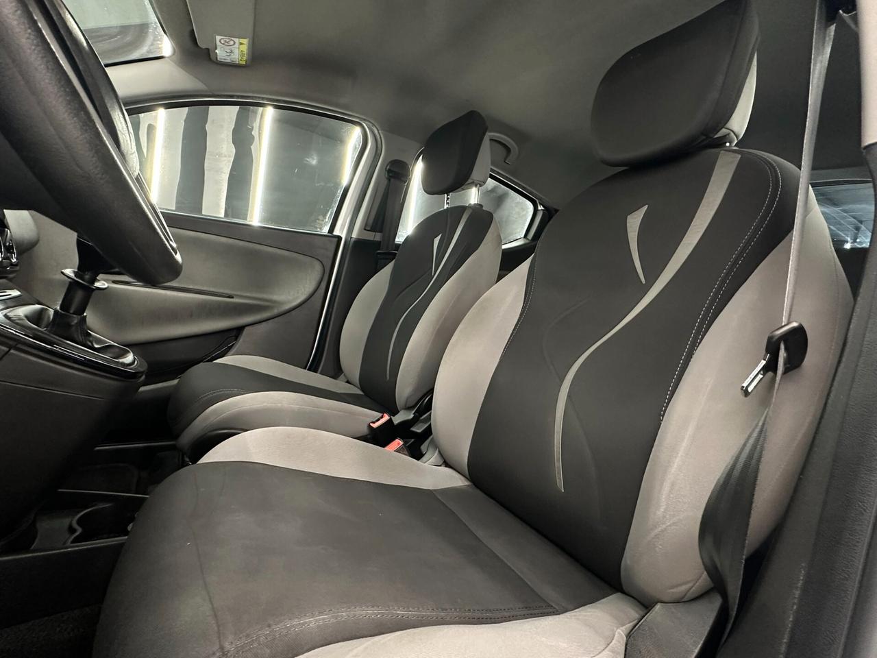 Lancia Ypsilon 1.2 69cv KM CERTIFICATI-NEOPATENTANTI-PERMUTE