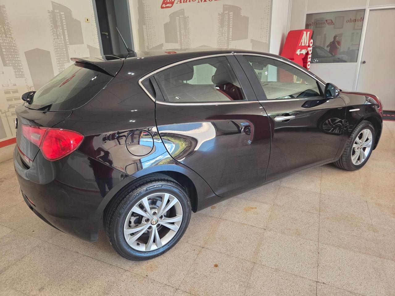 Alfa Romeo Giulietta 1.6 JTDm-2 105 CV Distinctive