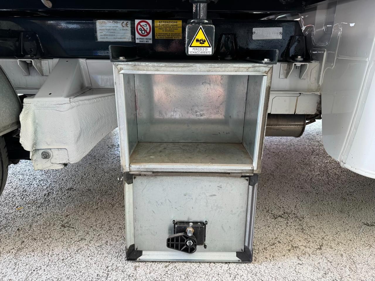 Volkswagen T6 CASSONE TRILATERALE GARANZIA 24 MESI