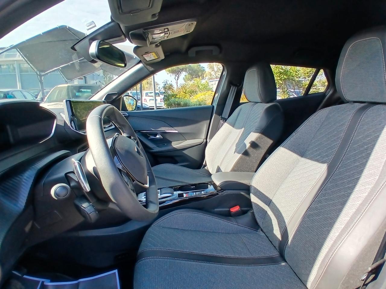 Peugeot 2008 Hybrid 145 e-DCS6 Allure