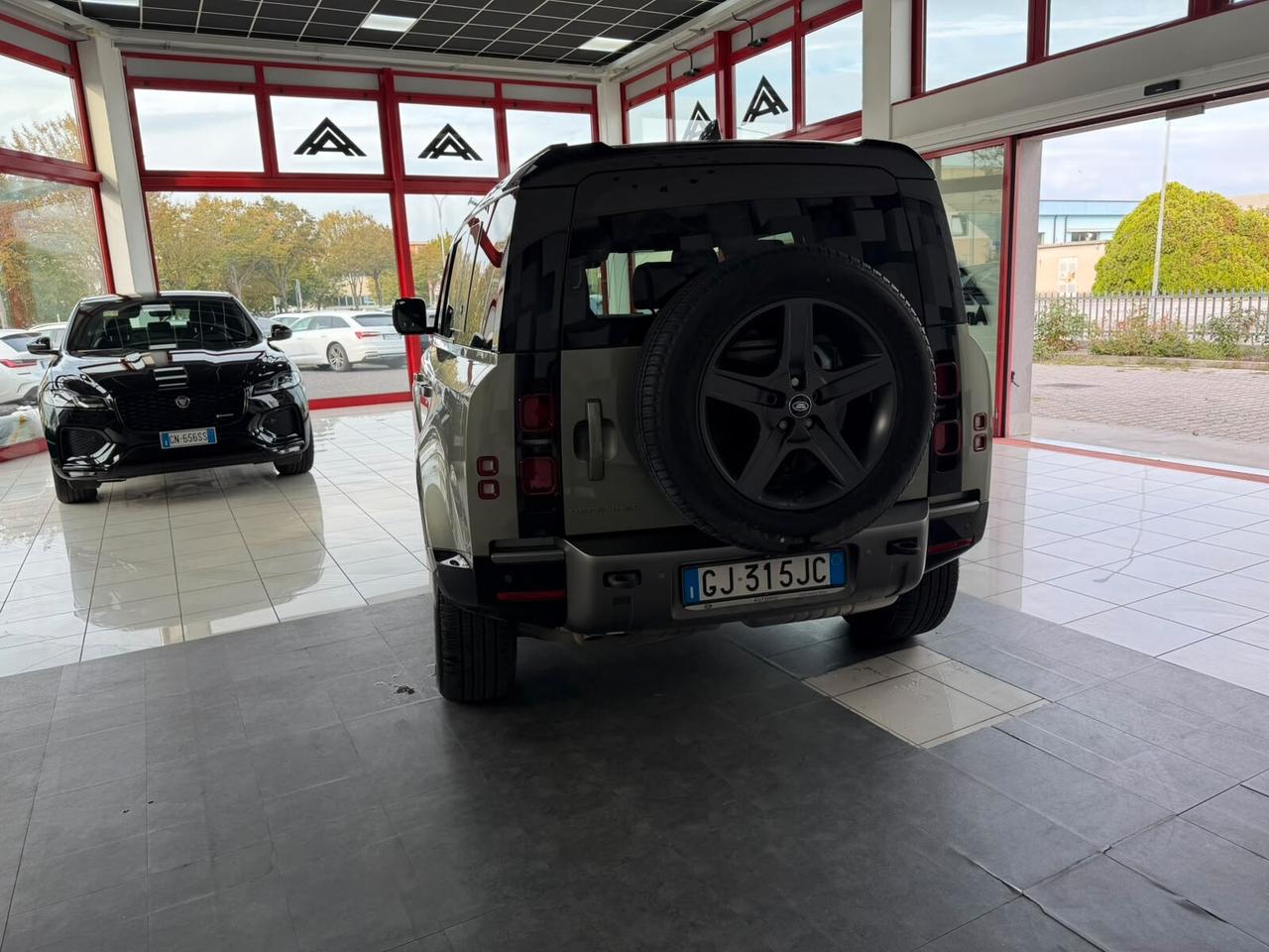 Land Rover Defender 110 3.0D I6 250 CV AWD Auto X-Dynamic HSE