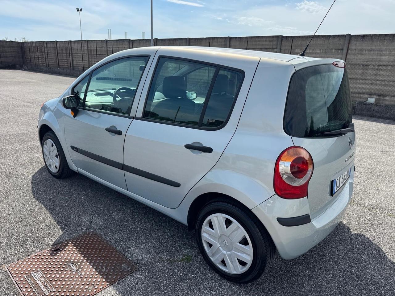 Renault Modus 1.2 16V Luxe Privilège