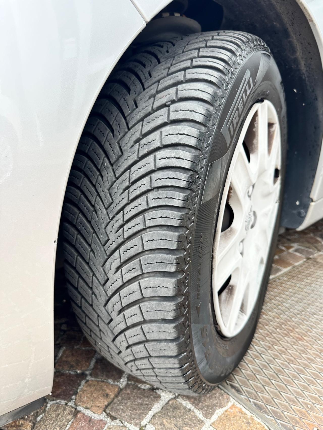 Peugeot 207 1.4Bz 95CV 5p Allure -Neopatentati